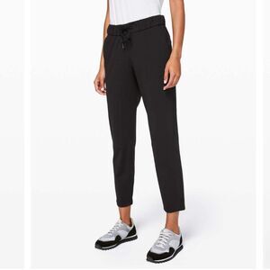 Lululemon Size 2 On the Fly 7/8 Pants Black